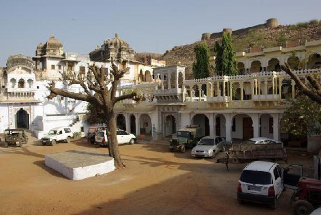 Bassi Fort Palace Chittorgarh Eksteriør billede
